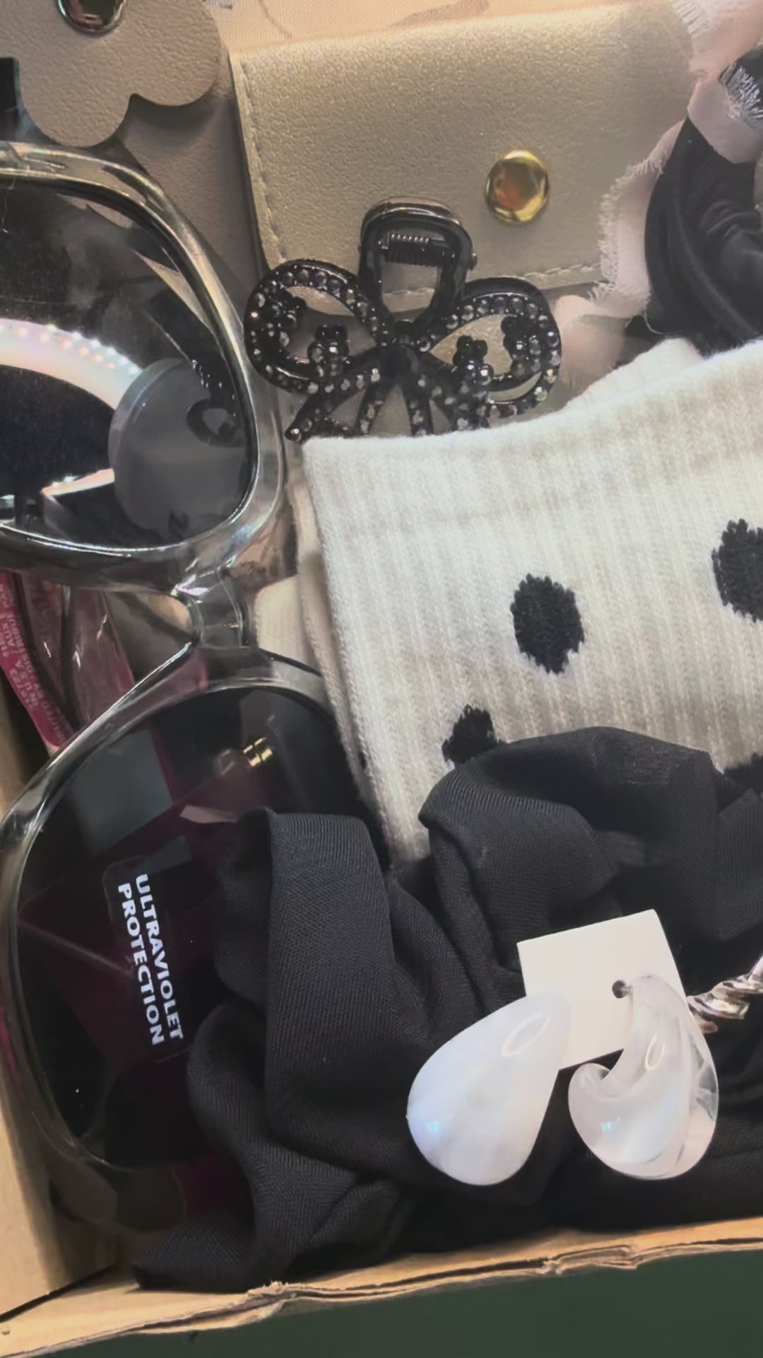 B&W Mini Curated Box